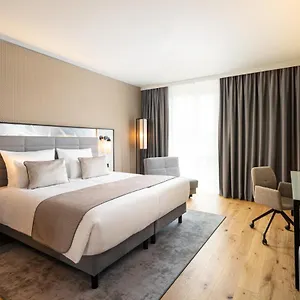 **** Otel Leonardo Royal Bonn Airport Almanya